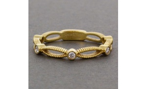 mr2932_-_straight_on